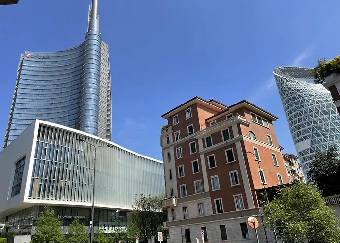 Regina By The Blue Twins s Milano